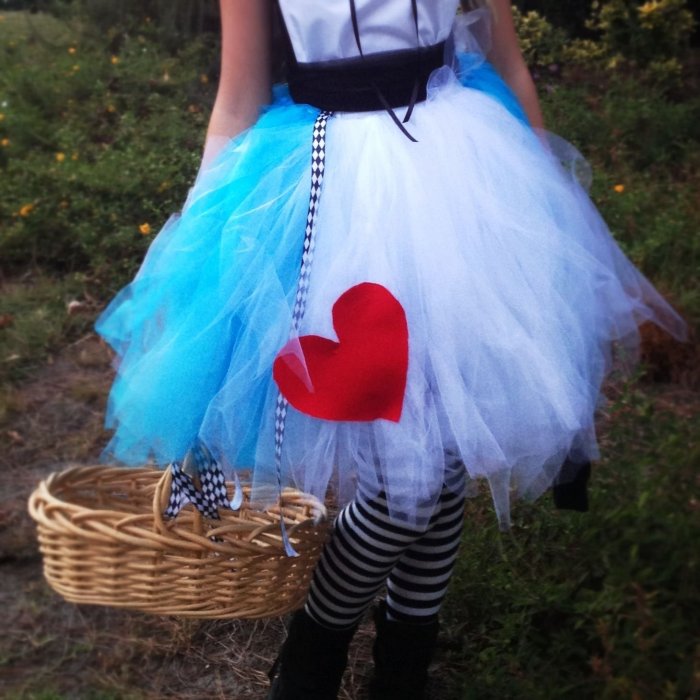 Alice in wonderland diy costumes