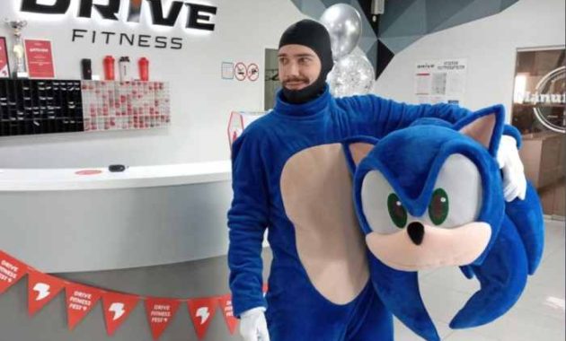 Sonic hedgehog costume diy